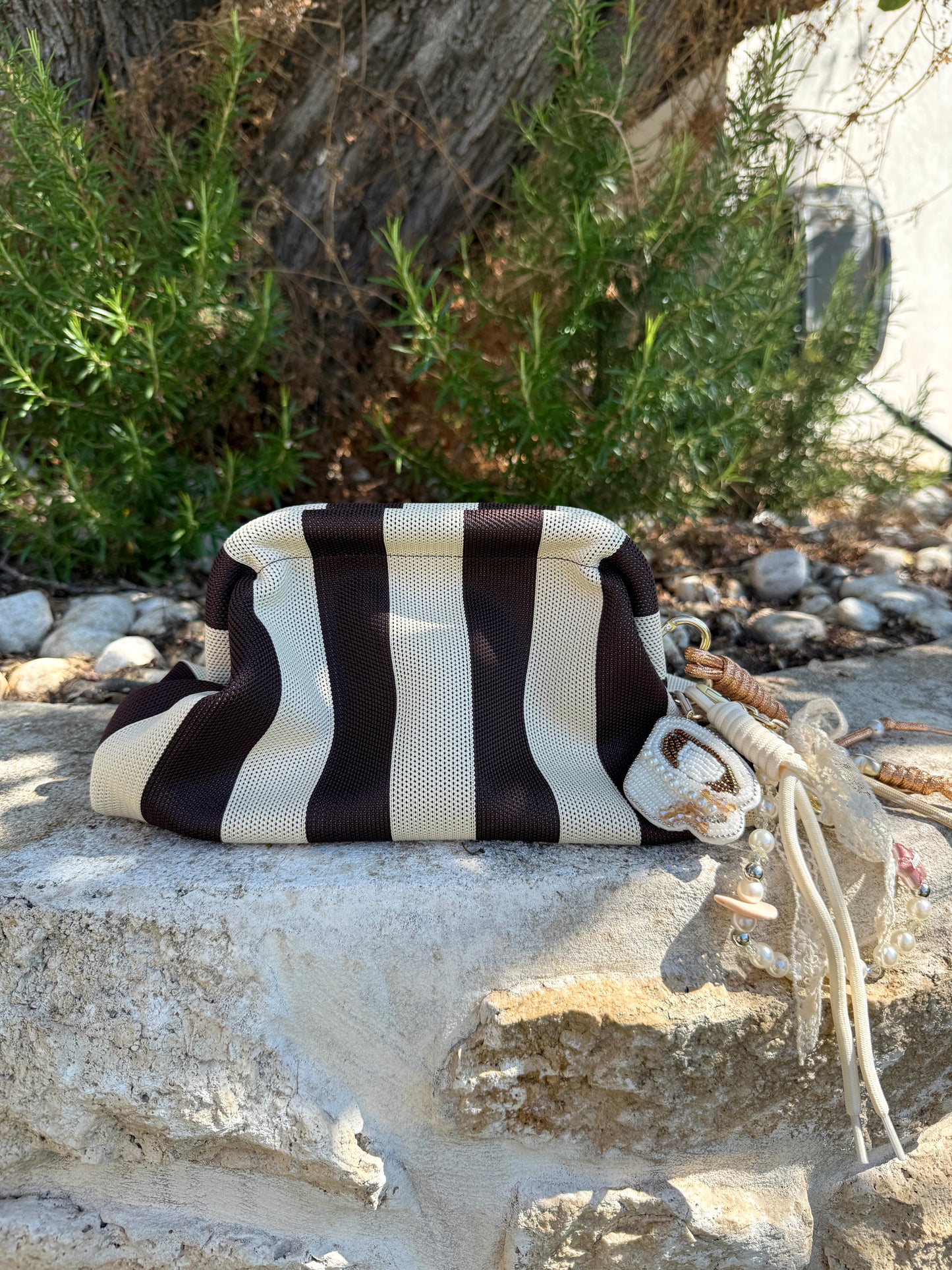 Pochette raye chocolat