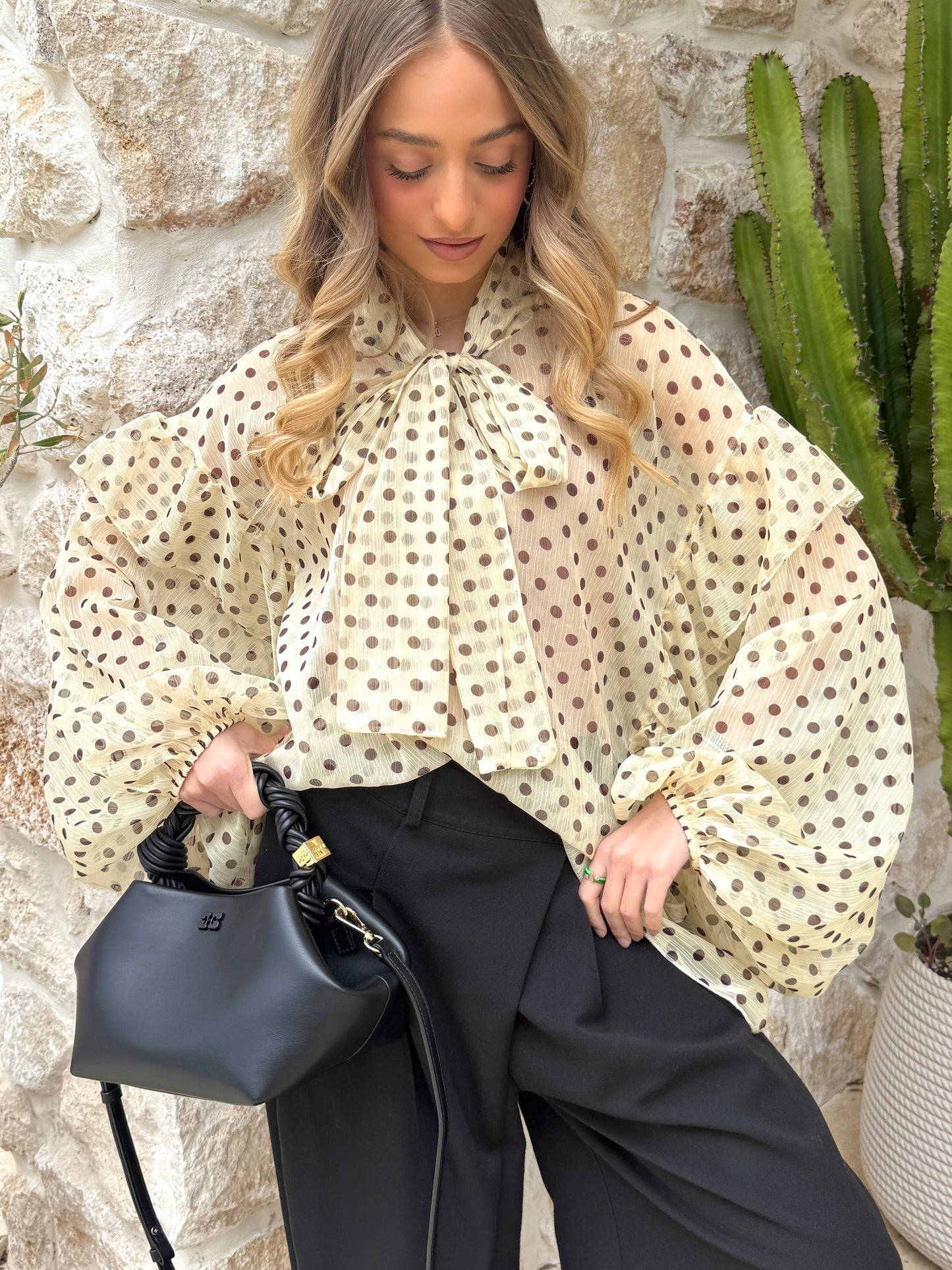 Blouse bouffante à pois jaune