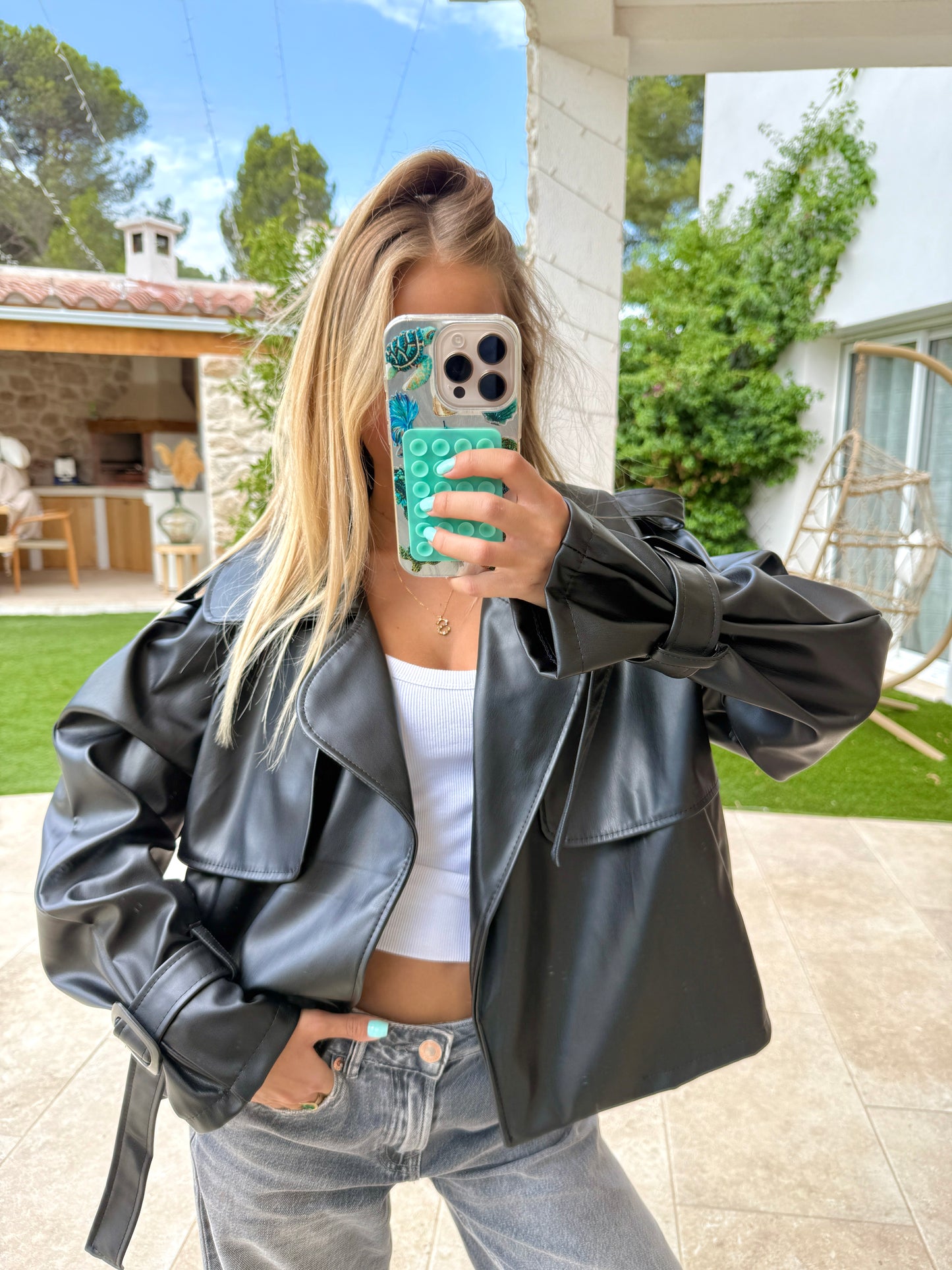 Veste en cuir manches bouffante noir