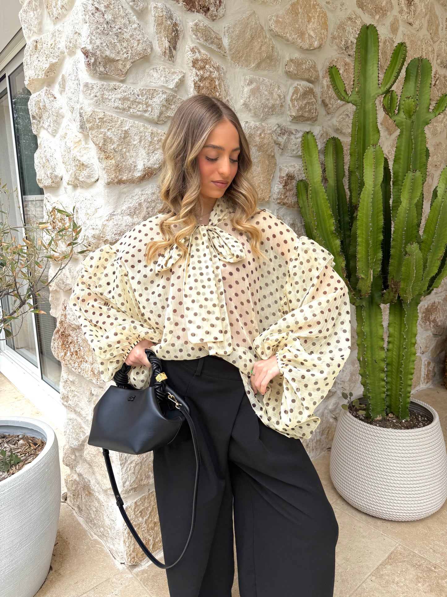 Blouse bouffante à pois jaune